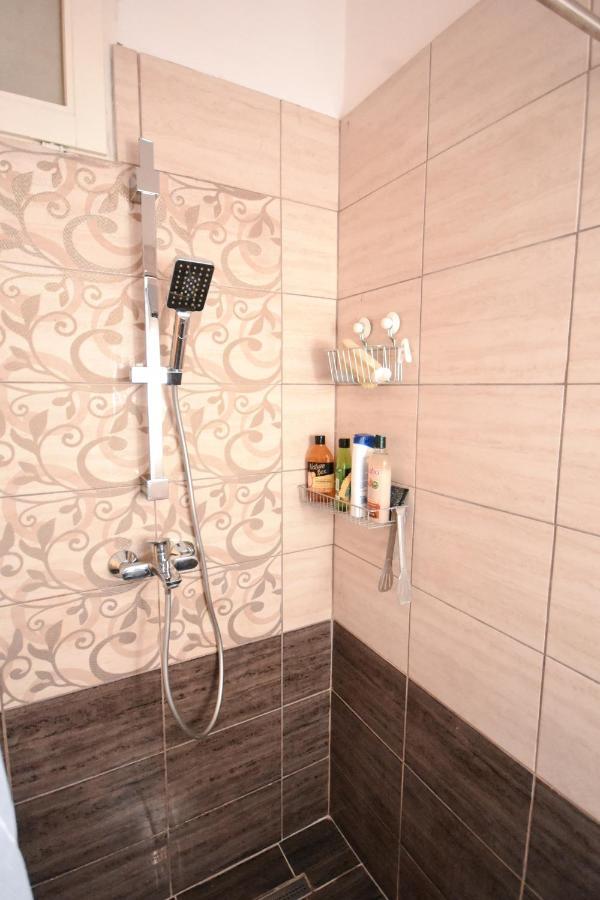 Modern & Huge 4 Bedroom 2 Bathroom * Budapest