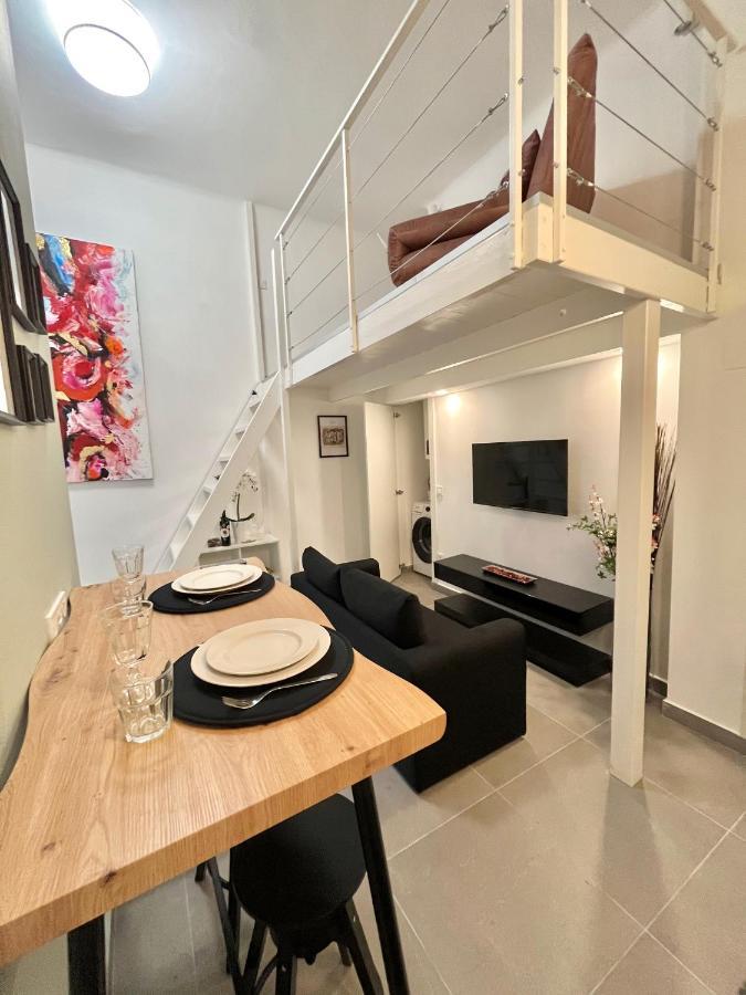 Wp - Cozy And Modern In Lägenhet