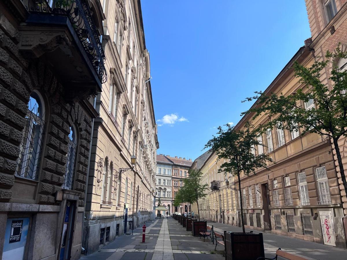 Free Parking, Downtown Near New York Cafe Apartamento Budapest