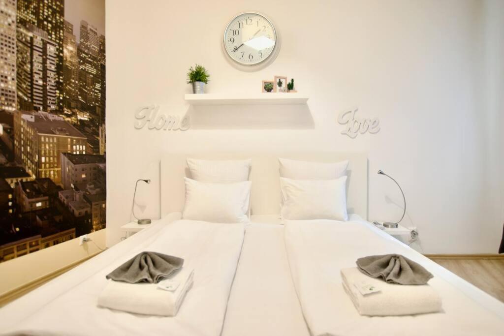 Apartment Standard By Hi5- Podmaniczky Street *
