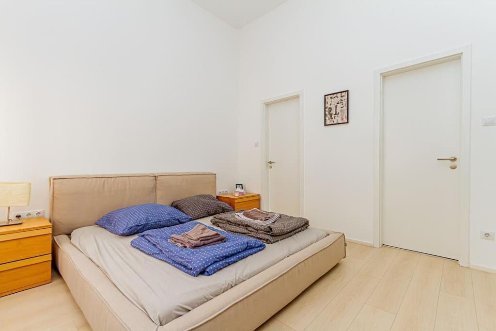 Luminous Design - W18 Apartment *