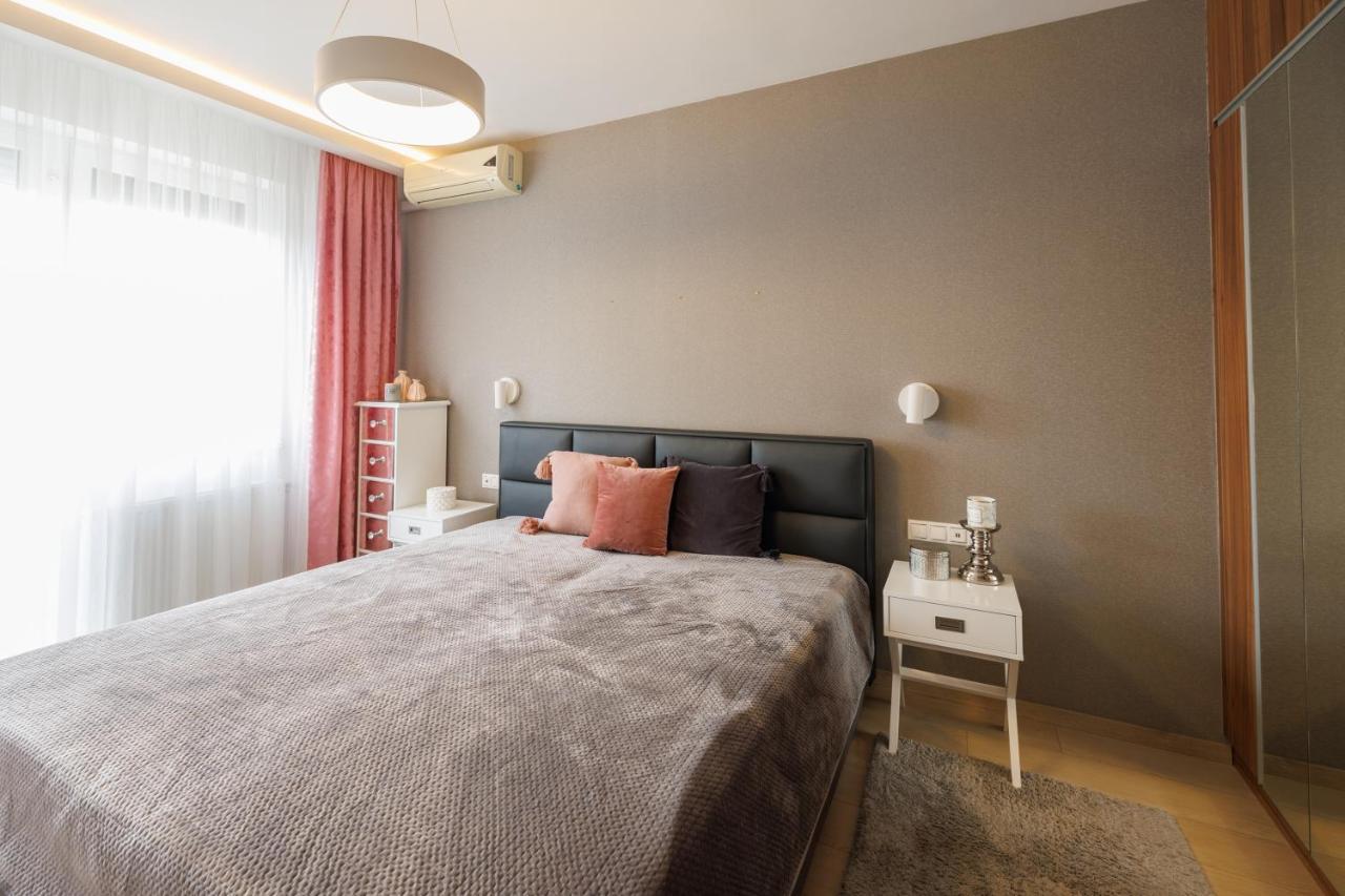 Apartment Penthouse Deluxe - Free Parking, Roof Garden *