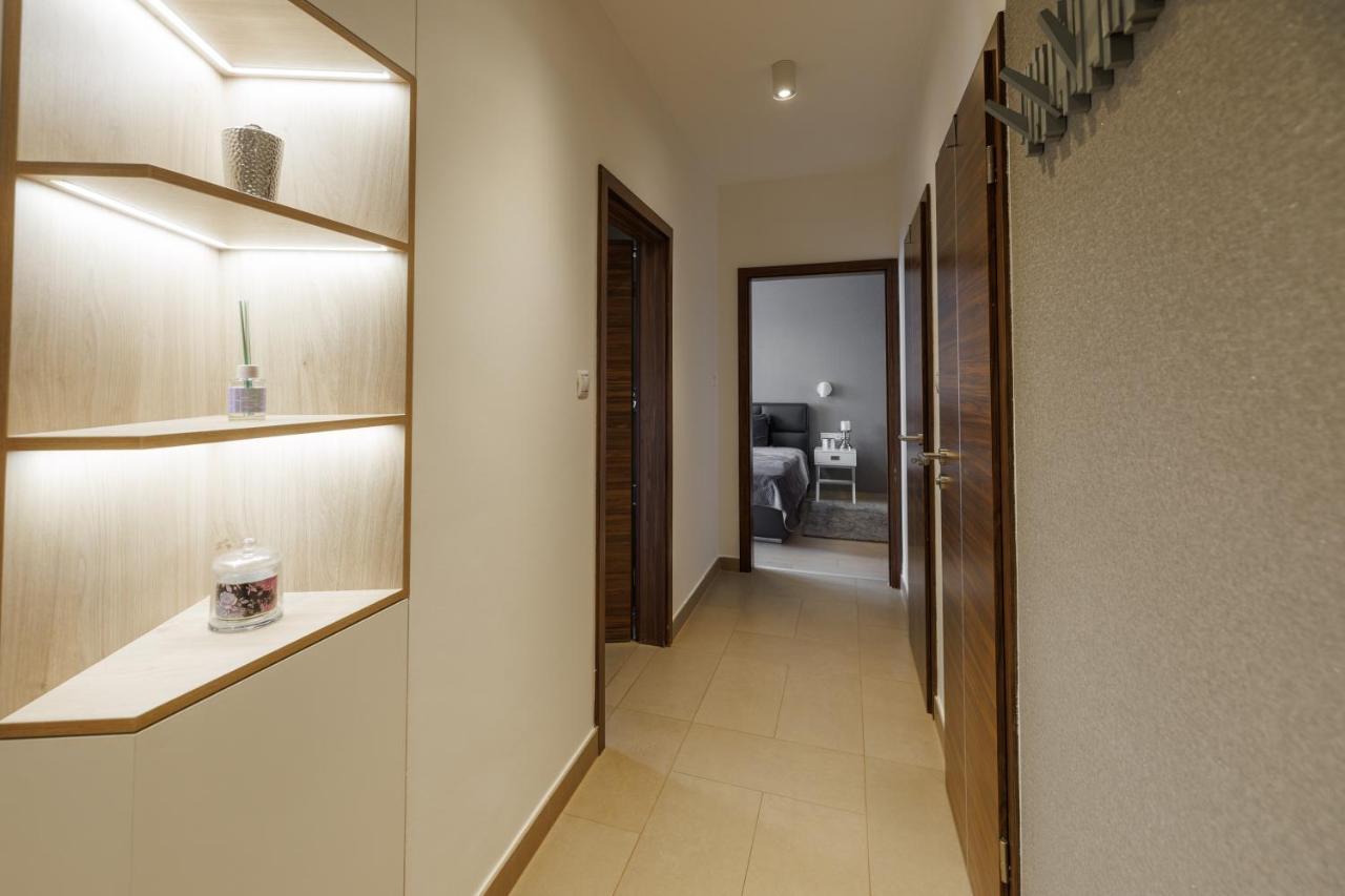 Penthouse Deluxe - Free Parking, Roof Garden Apartment *