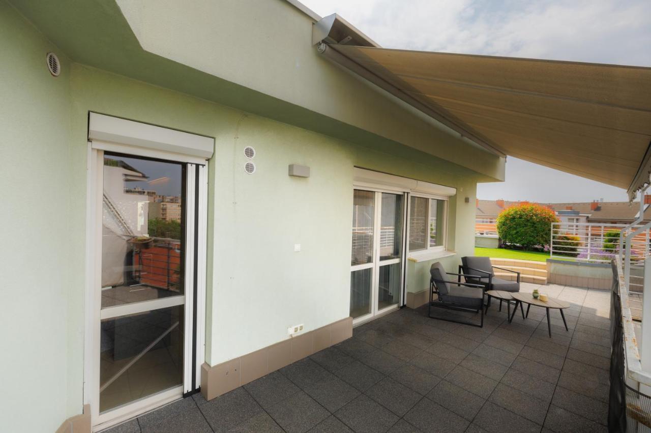 Penthouse Deluxe - Free Parking, Roof Garden * Budapest