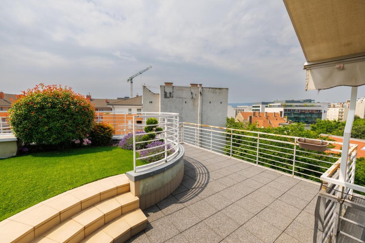 Penthouse Deluxe - Free Parking, Roof Garden *