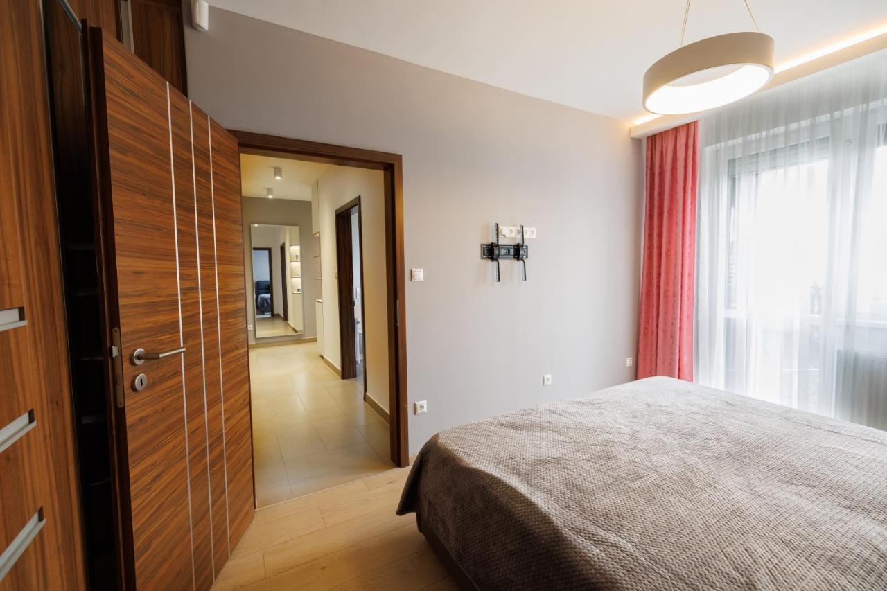 Penthouse Deluxe - Free Parking, Roof Garden Apartment