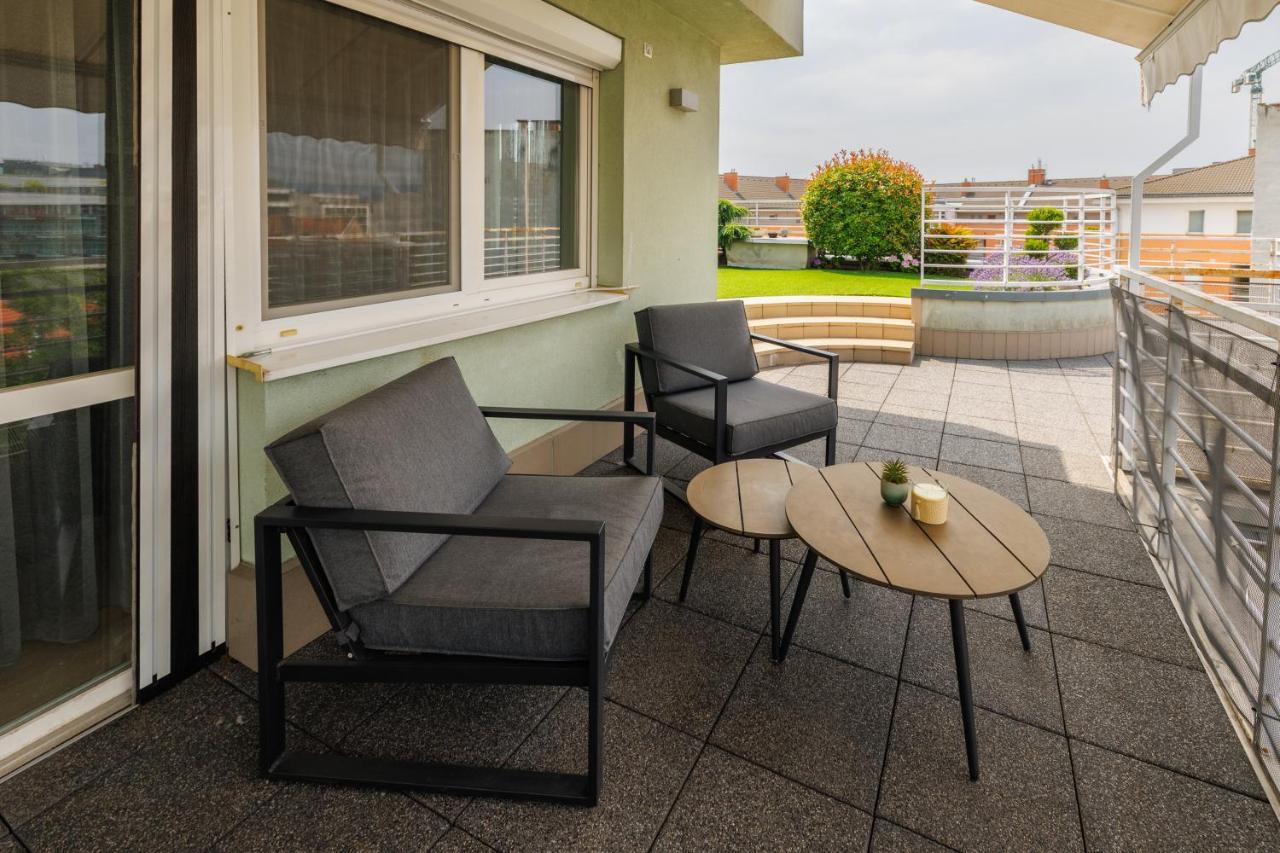 Penthouse Deluxe - Free Parking, Roof Garden Apartment