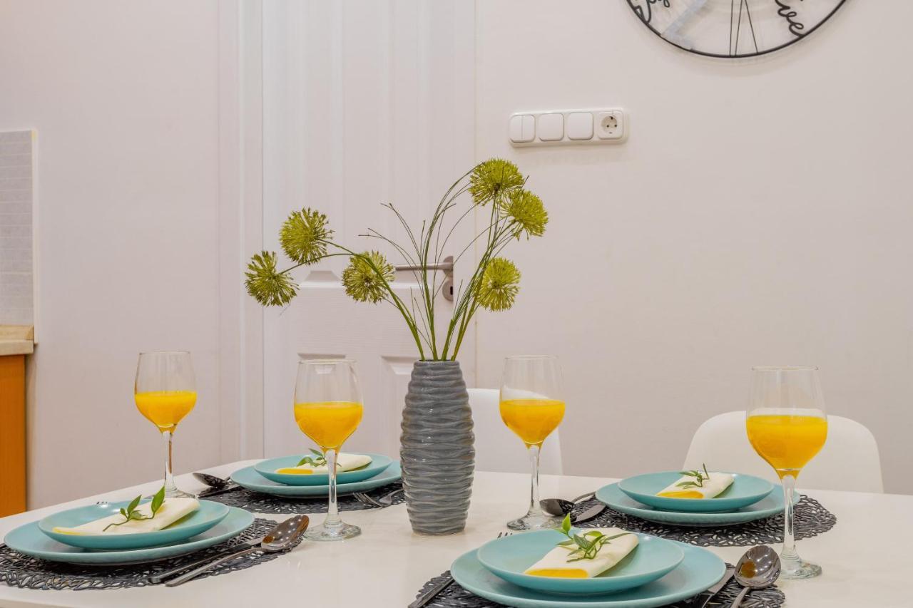 Luxurious Cozy 1br Apt - 2min Walk To Gozsduyard! Apartment Budapest