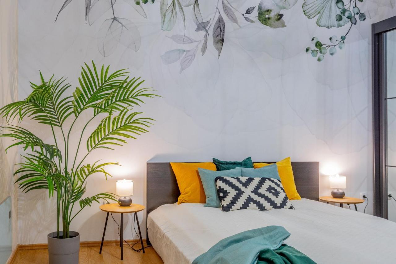 Luxurious Cozy 1br Apt - 2min Walk To Gozsduyard! Apartment Budapest