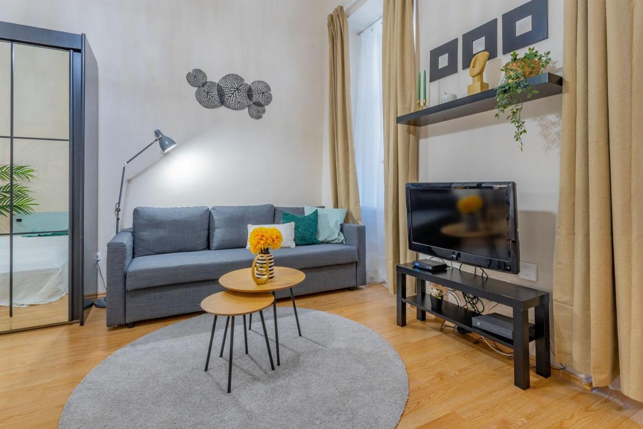 Apartamento Luxurious Cozy 1br Apt - 2min Walk To Gozsduyard! *