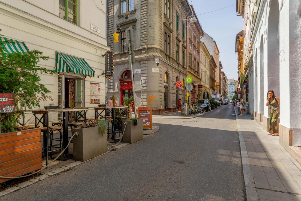 Apartment Luxurious Cozy 1br Apt - 2min Walk To Gozsduyard!