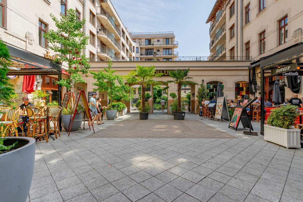 Apartment Luxurious Cozy 1br Apt - 2min Walk To Gozsduyard! Budapest