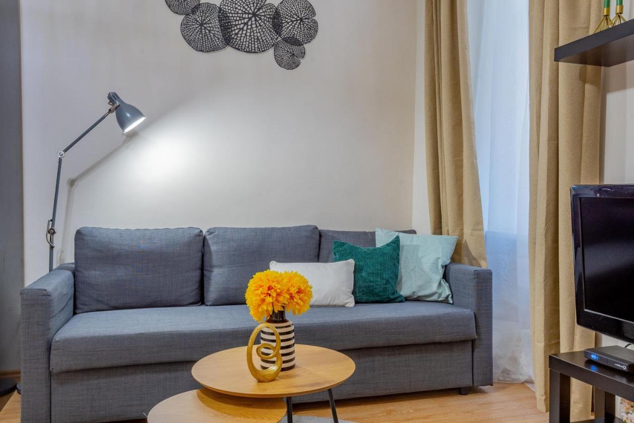 Luxurious Cozy 1br Apt - 2min Walk To Gozsduyard! Apartment Budapest