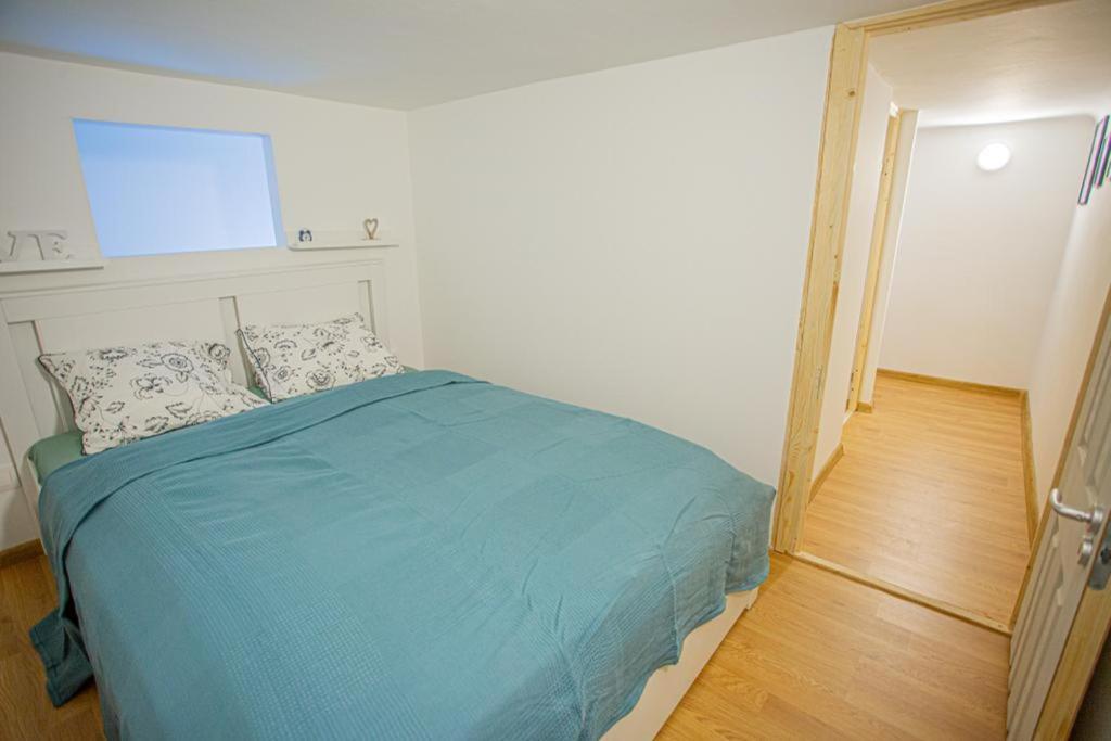 Cosy Gallery Flat In Akacfa St. * Budapest