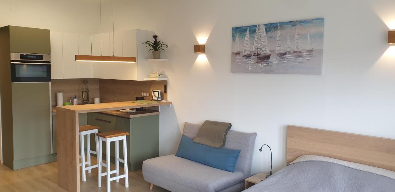 Allee Apartment *