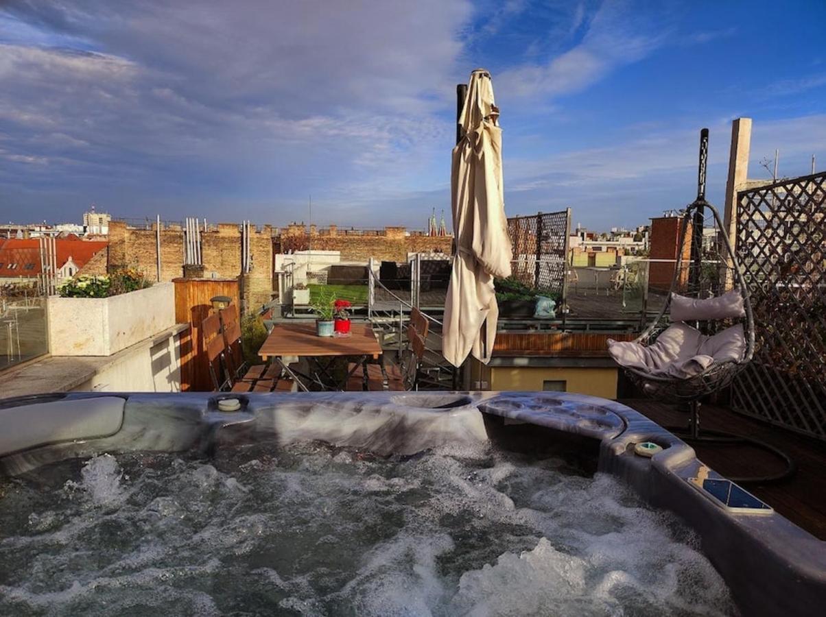 Apartment 360 Panorama • Rooftop Jacuzzi • Downtown Budapest