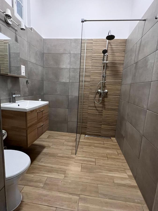 Dob-lak With Free Parking Budapest