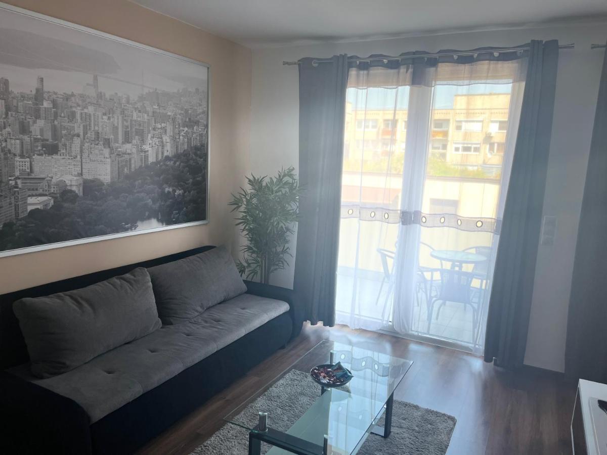 Mega Sale - Book Now - Corvin Royal * Budapešť