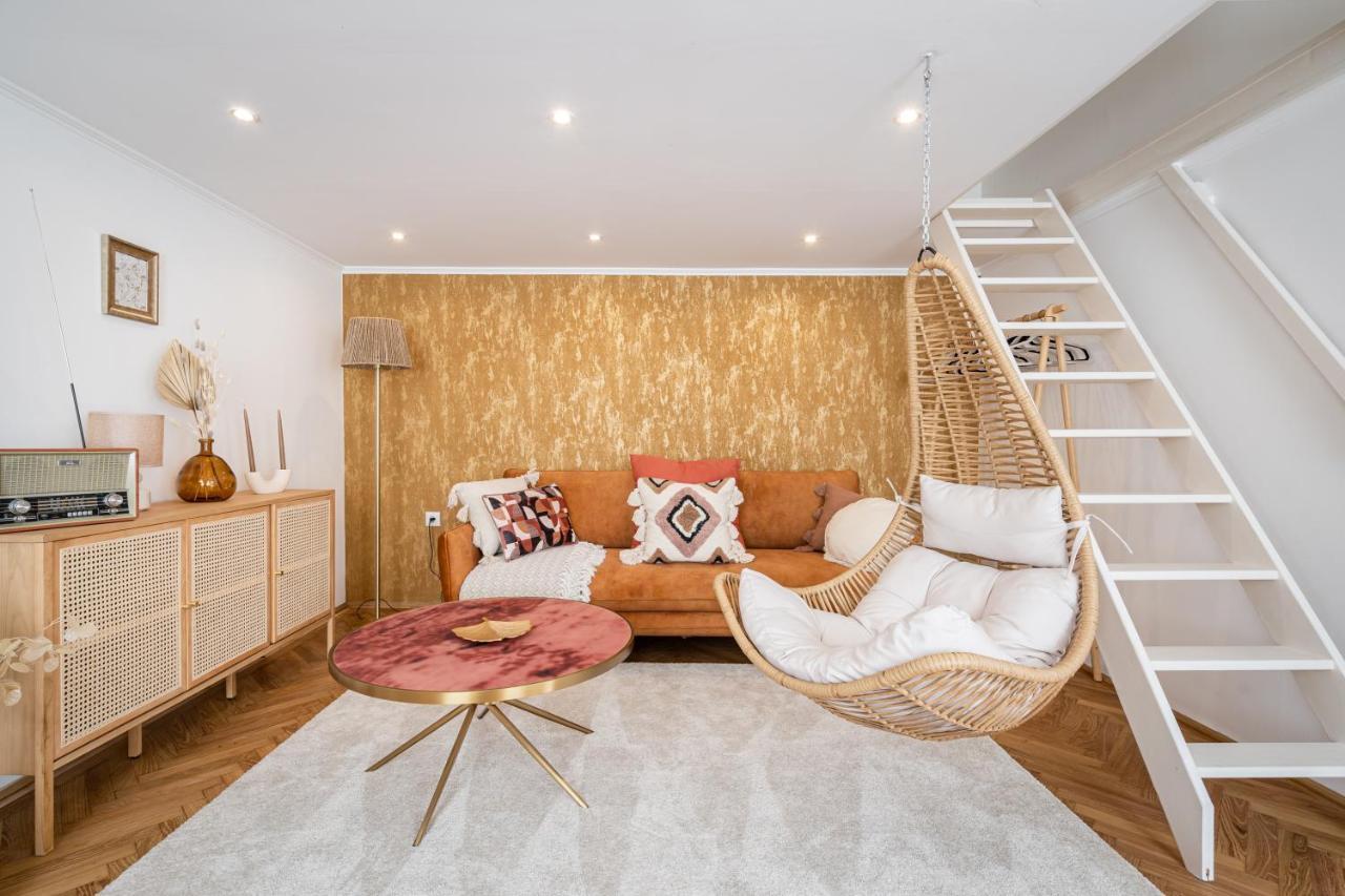 Apartman Solar System With Gallery