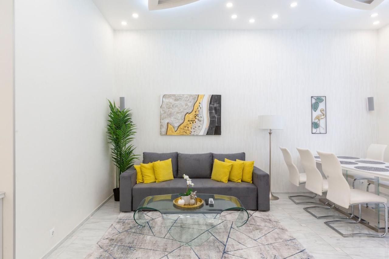 Luxurious Next To The Danube River *