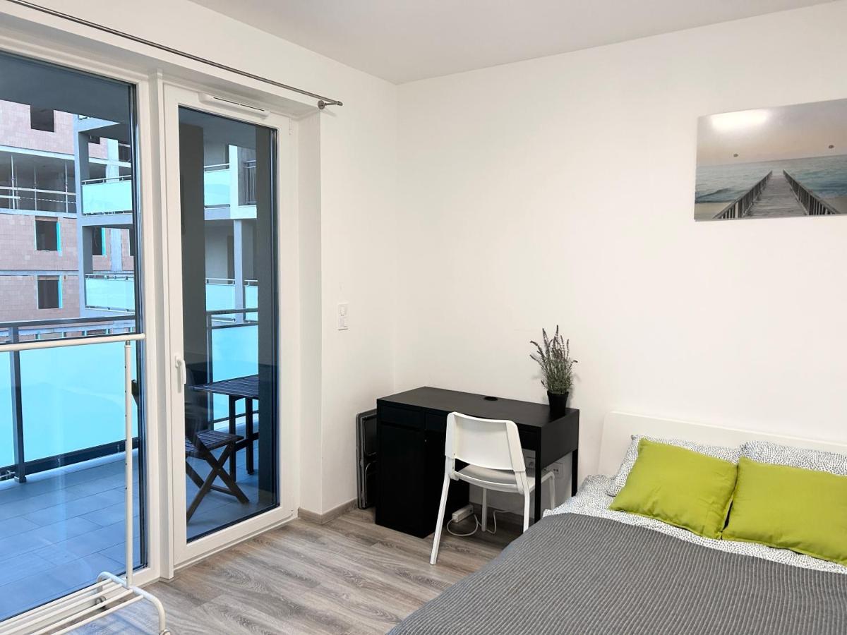 Apartamento New 2022 Family&friends Downtown Ac 3br 2ba Free Parking Big Balcony Near Metro&train Station Self Check-in *