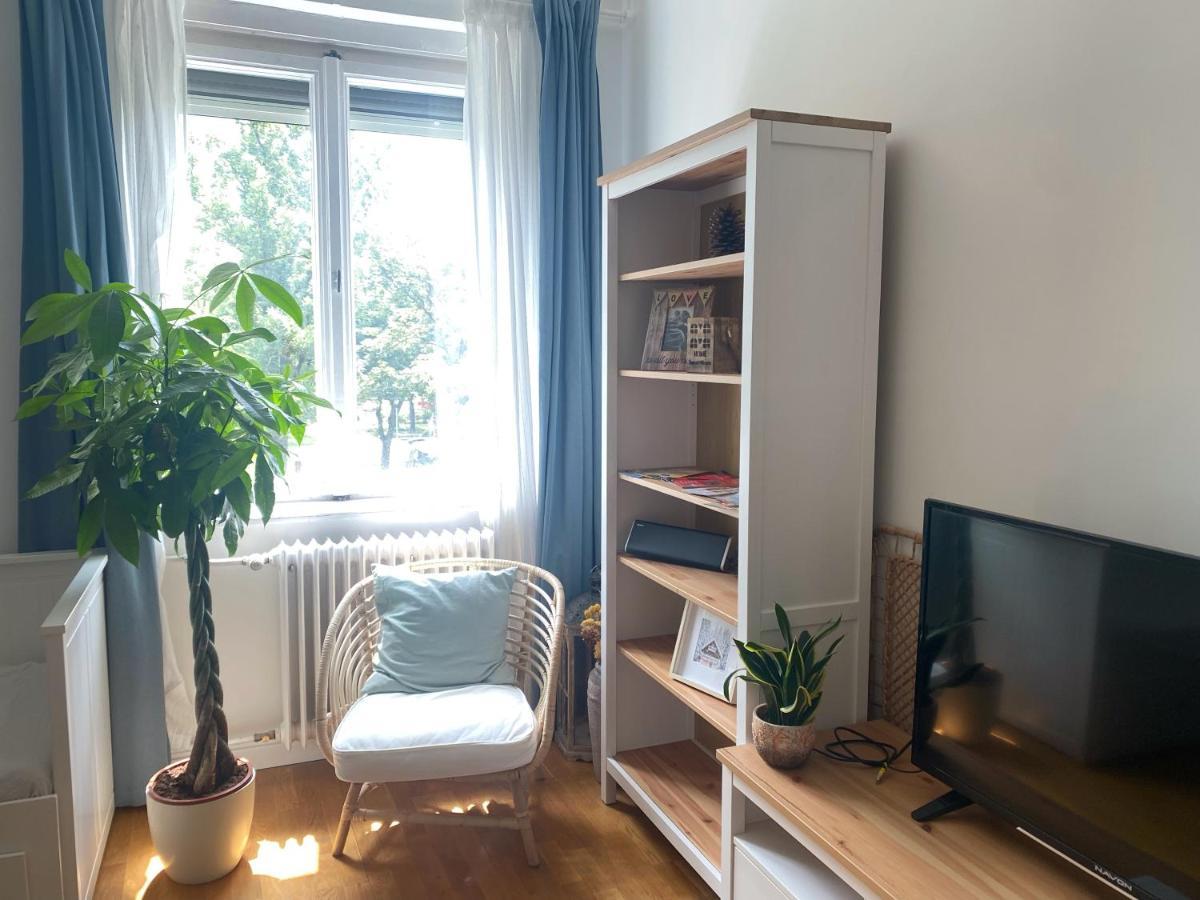 Macrame - With Cooling Ac Budapešť