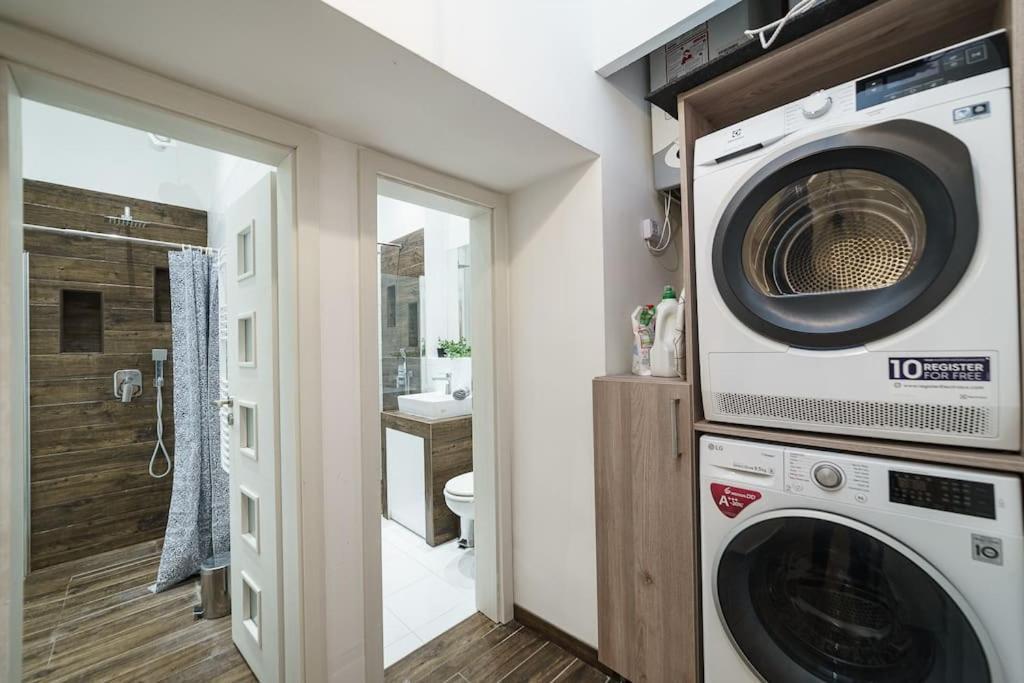 Apartment Cityscape Budget Garay