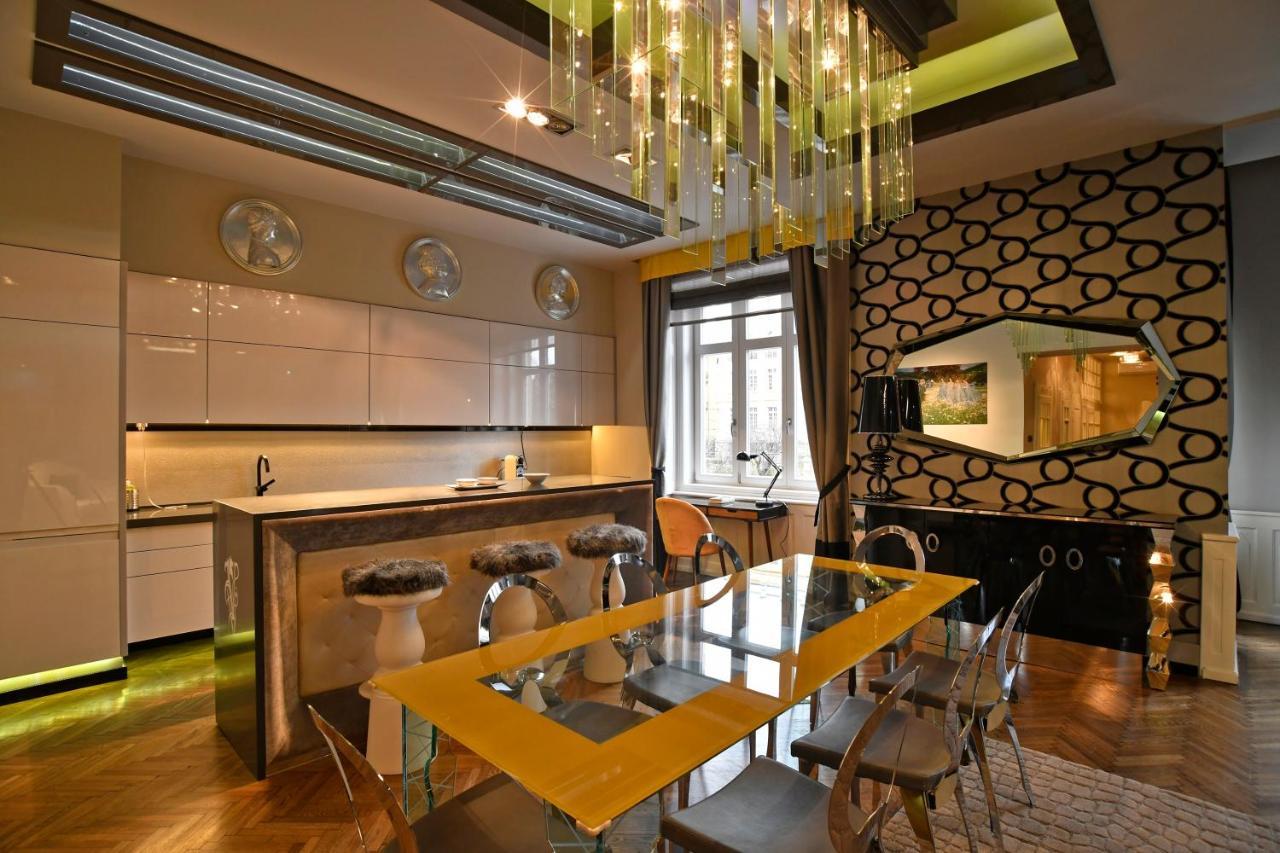 Luxuryflat Near Centre On118 Sqm, 3br,2bth,8bed,ac * Budapest