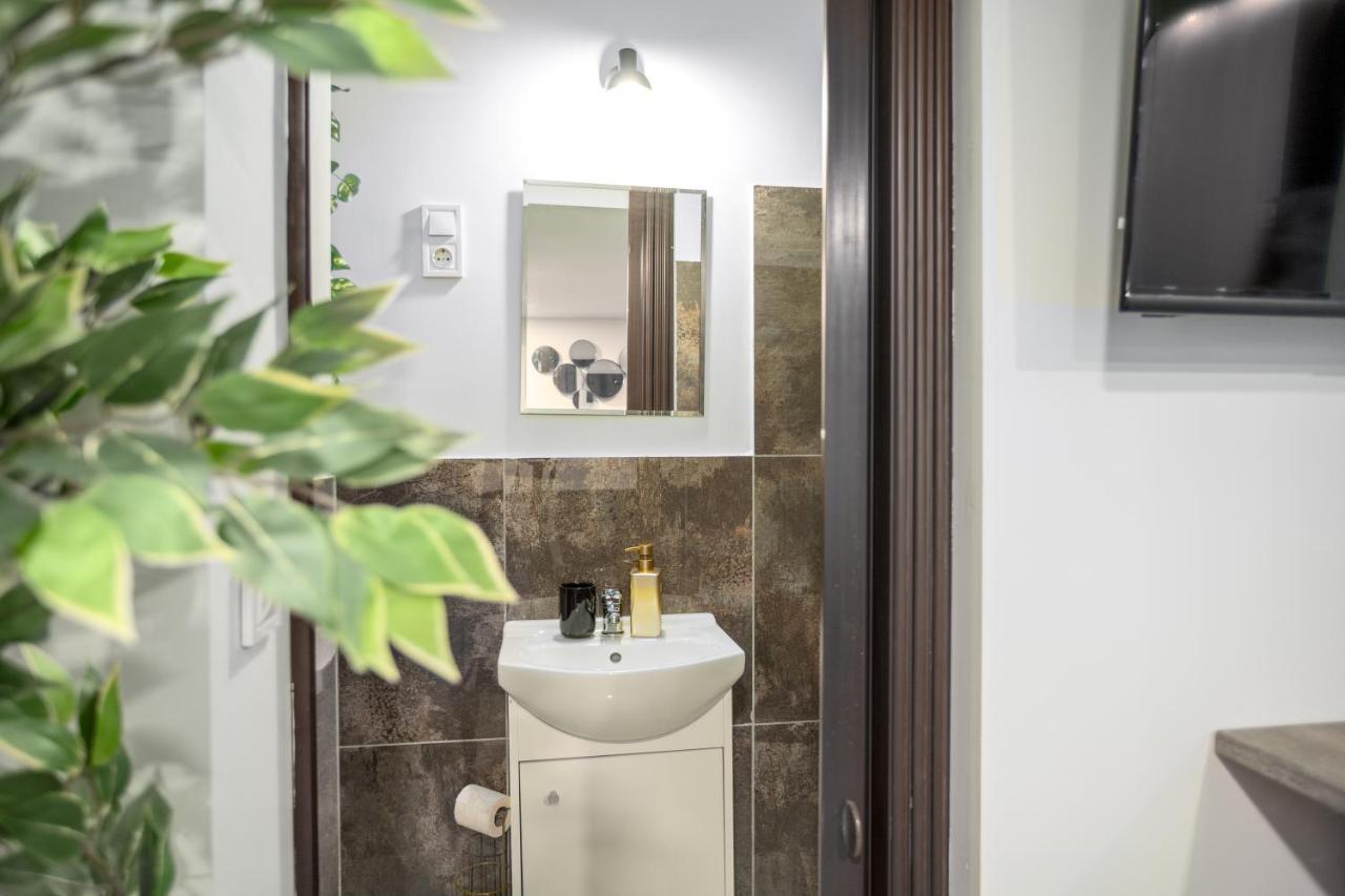 Goblin With Free Private Parking Apartment Budapest