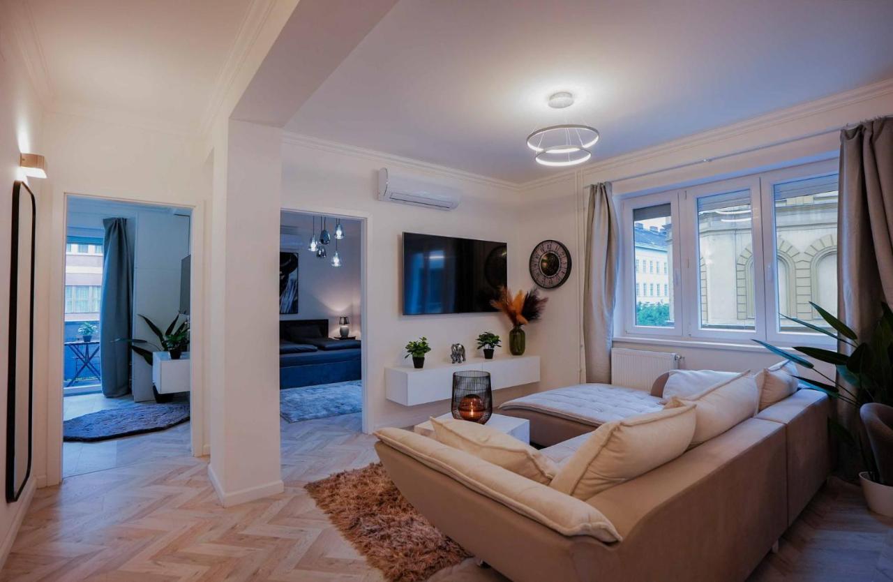 Corvin Avenue Premium Central