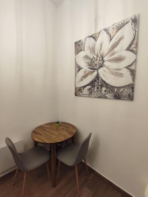 Apartment Hidden Gem For A Homey Getaway *