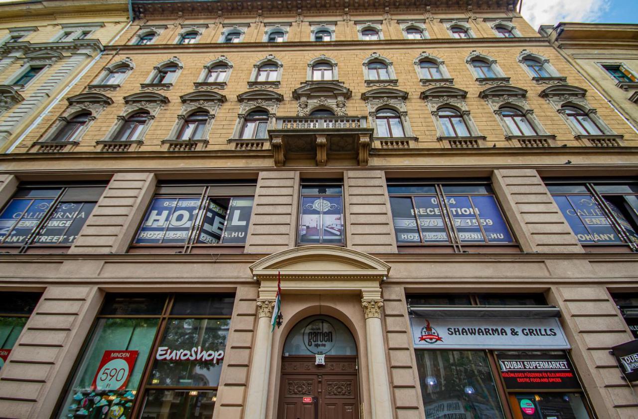 Urania Apartment *