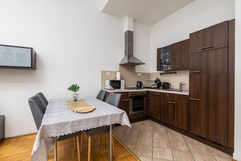 Venus - Gozsdu Court Iii Appartement Boedapest