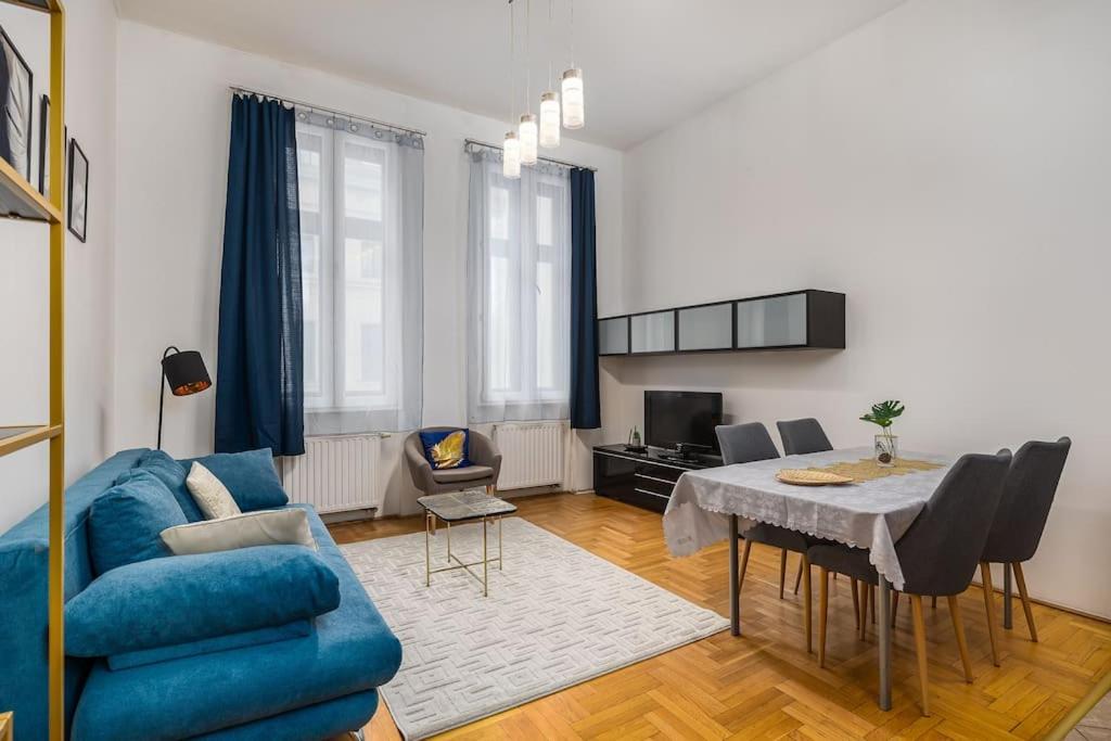 Venus - Gozsdu Court Iii Appartement *