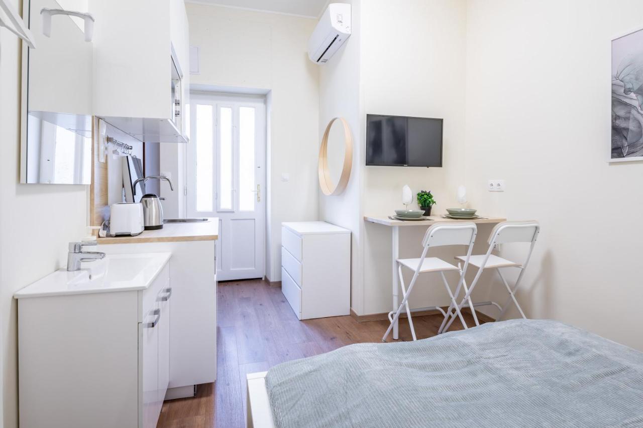Hyper - New - Very Small Appartement *