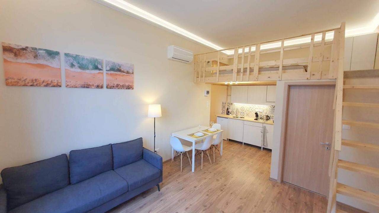 Central Mezzanine Apartments With Ac At Keleti Railways Long-Term Apartament