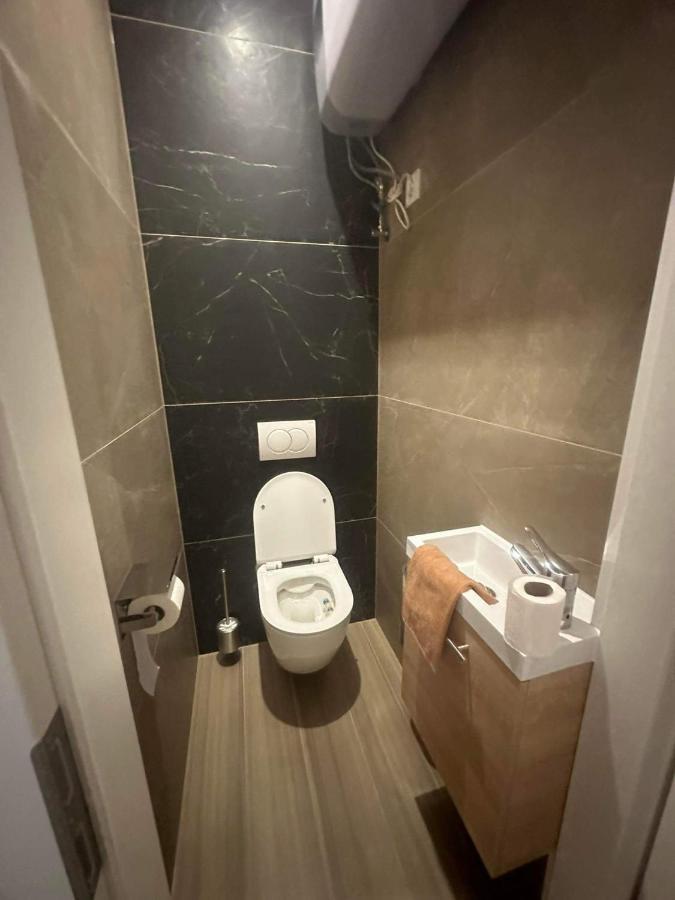 Orangehomes High Class 4 Bedroom Budapest