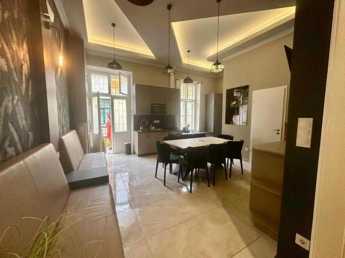 Orangehomes High Class 4 Bedroom Budapest