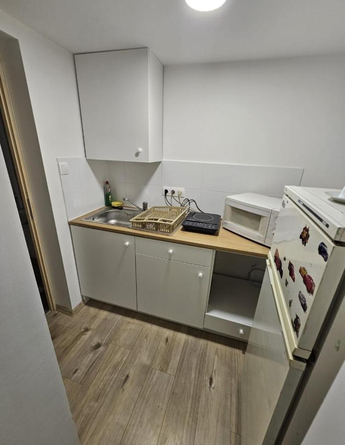7dab Rotten 4b2 Contactless Self Check-in Apartment Budapest