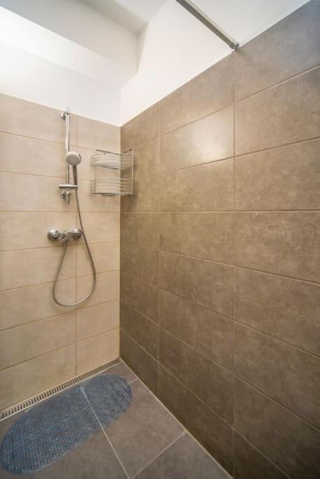 Grace Pine 1 Apartman *