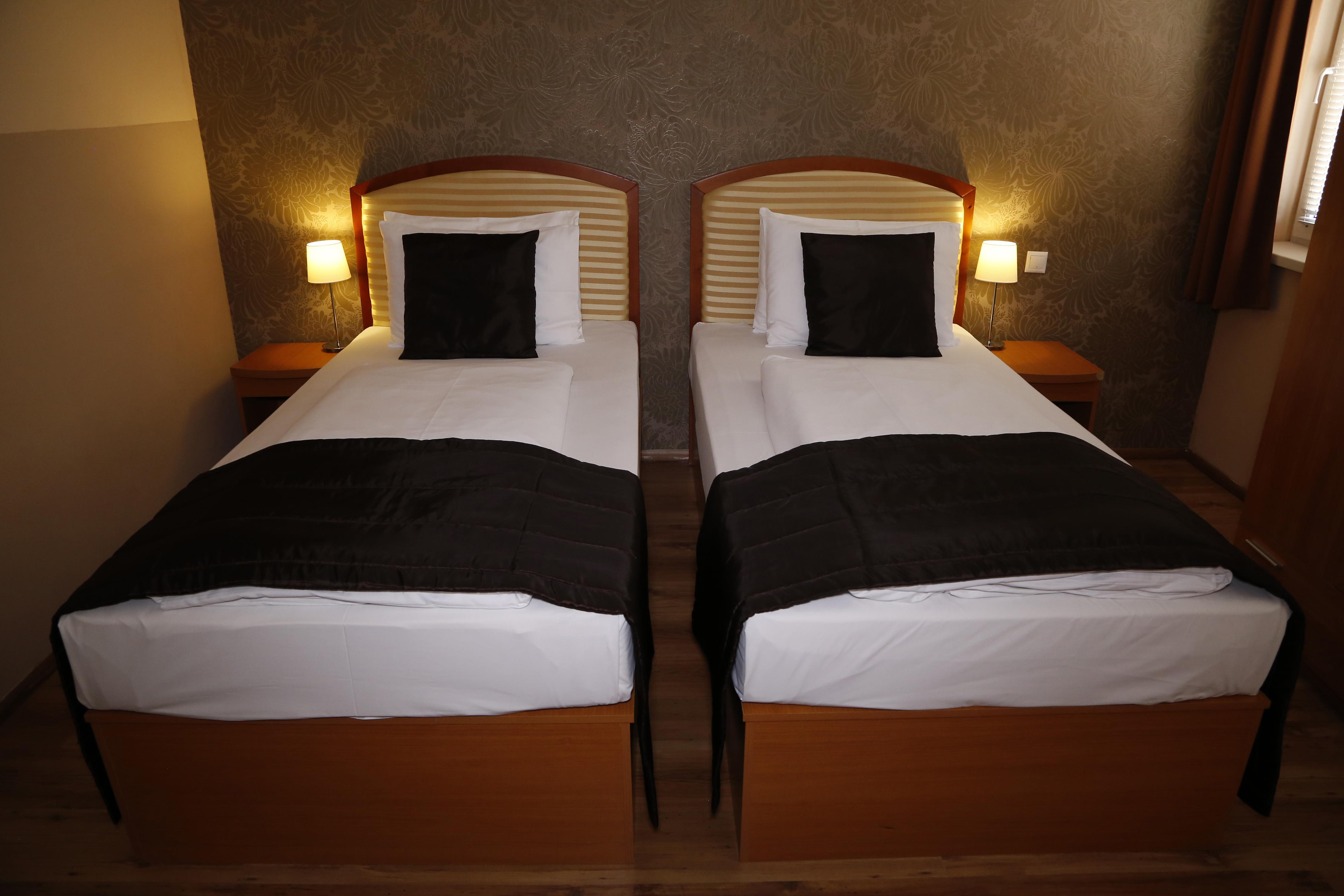 Six Hotel