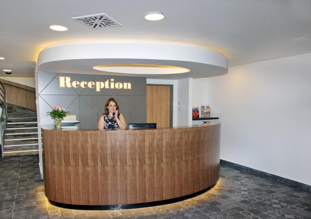 Hotel Ring 3*