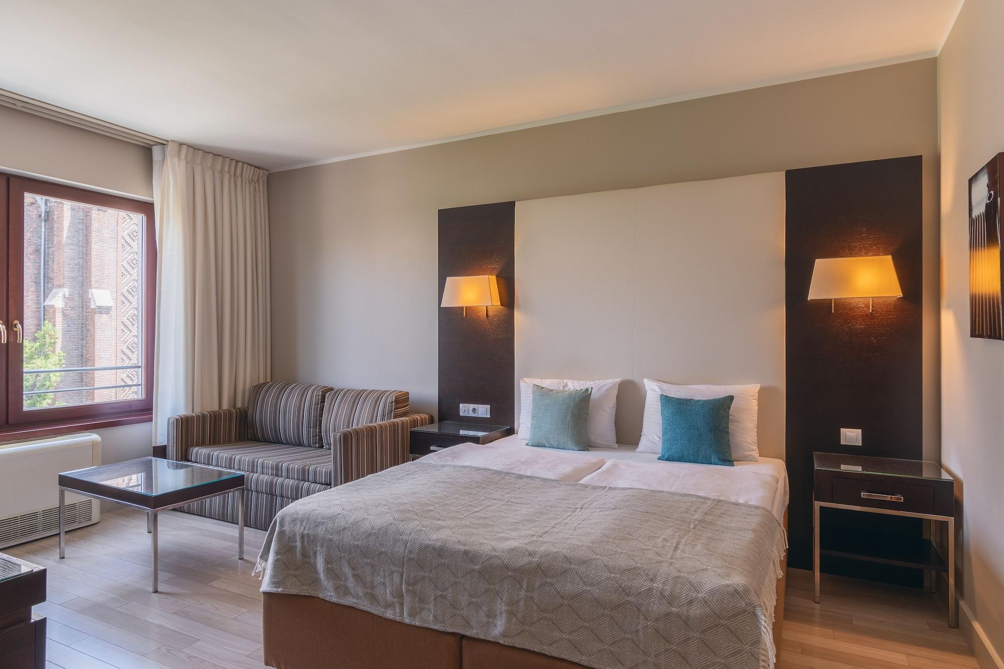 Hotel Lion's Garden 4*