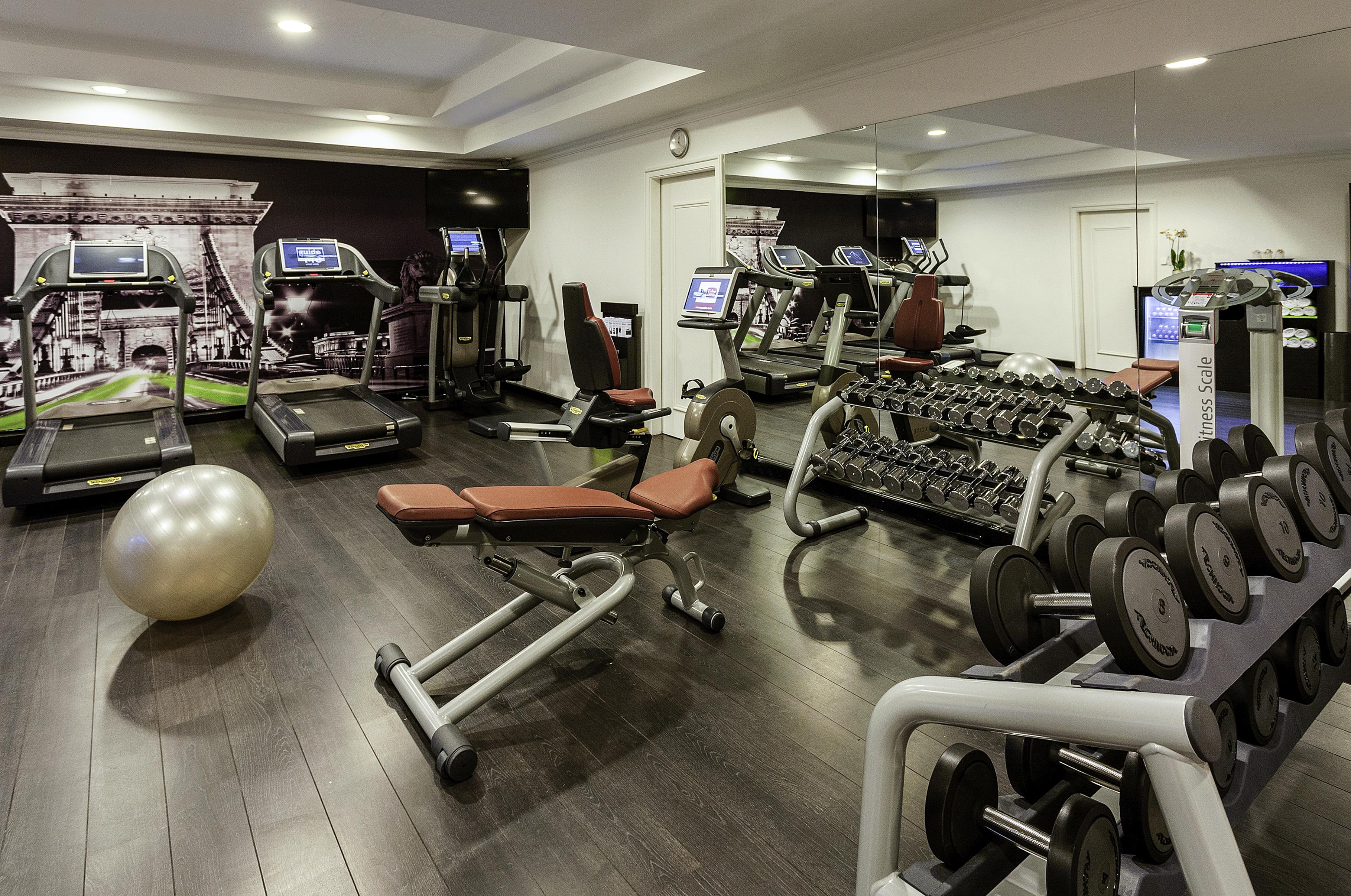 Sofitel Chain Bridge Hotel 5*