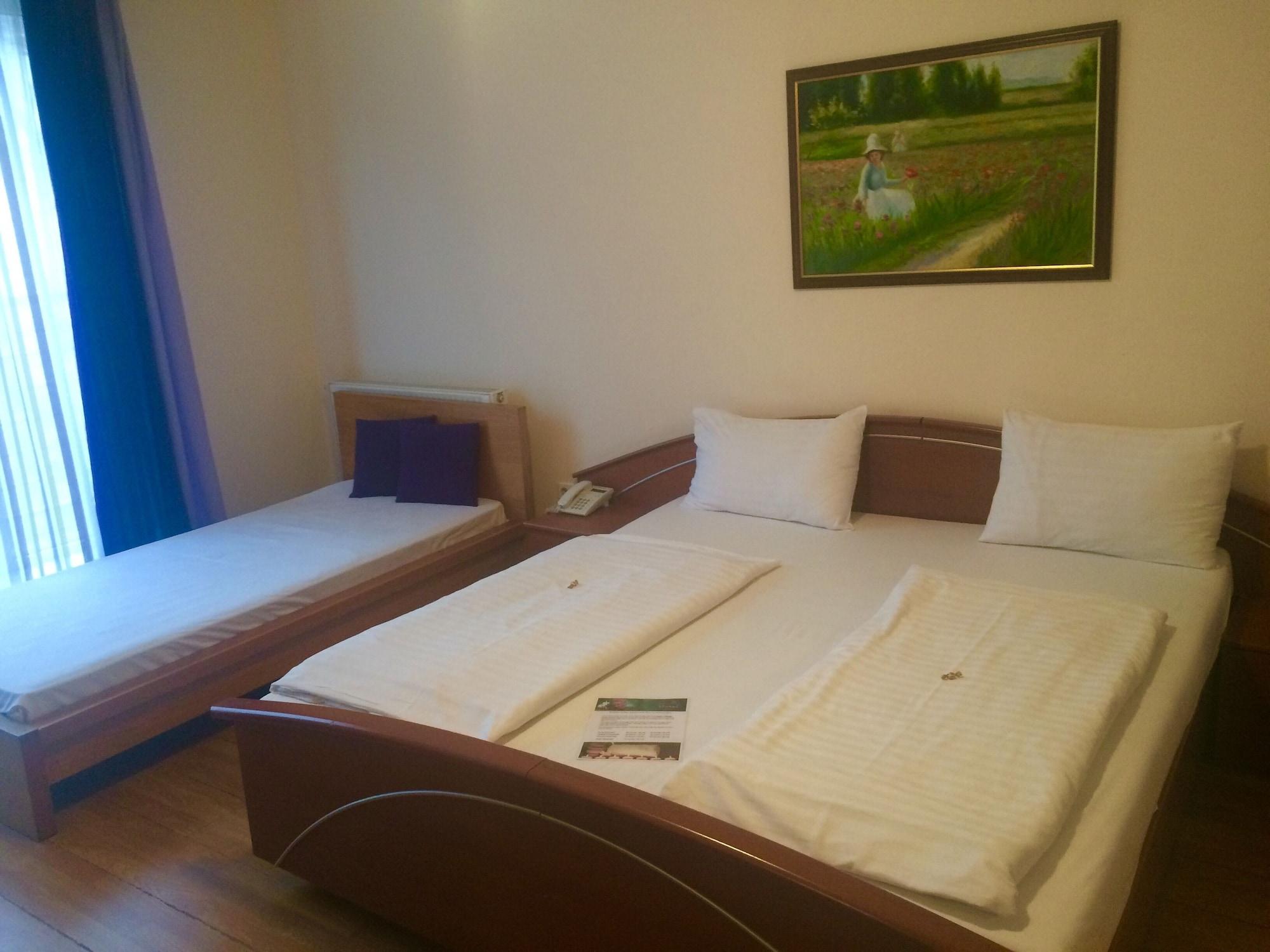 Triple M Hotell Budapest