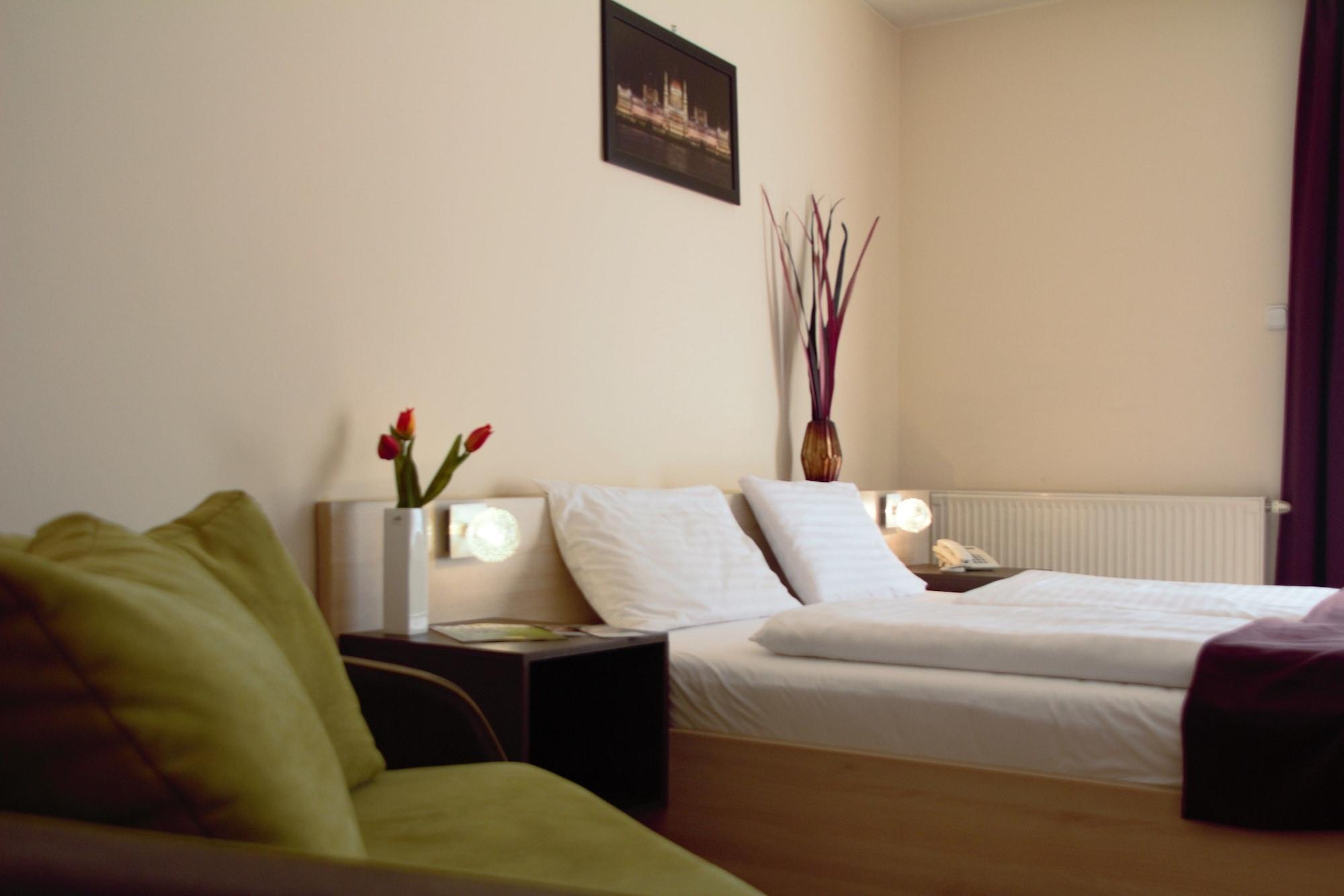Hotel Triple M 3*