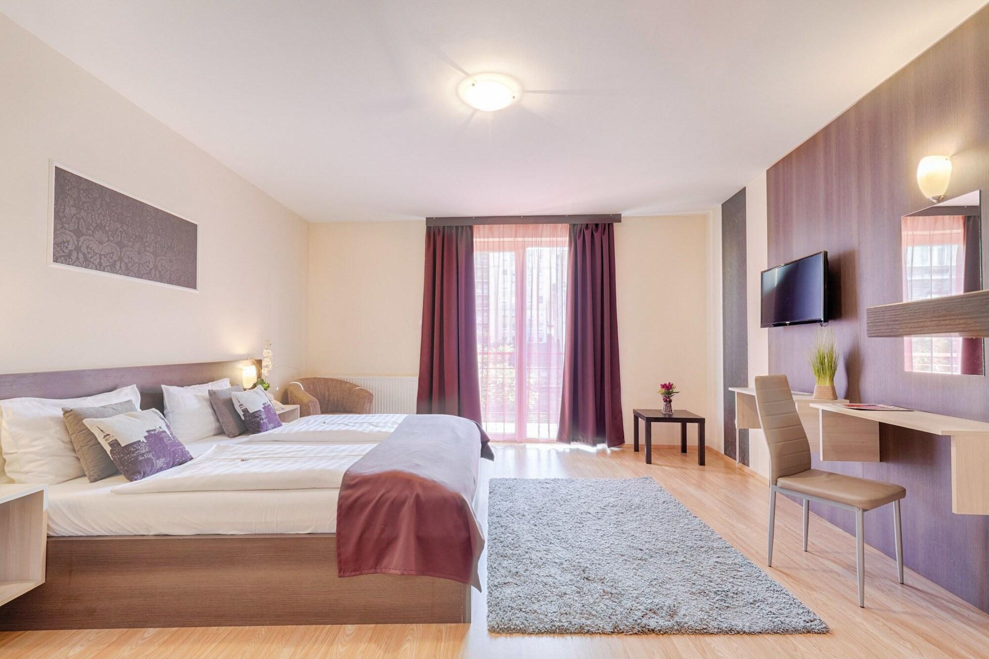 Hotel Triple M Budapest