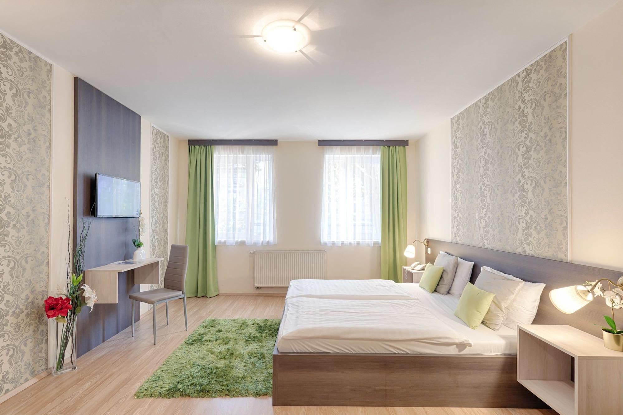 Hotell Triple M 3*