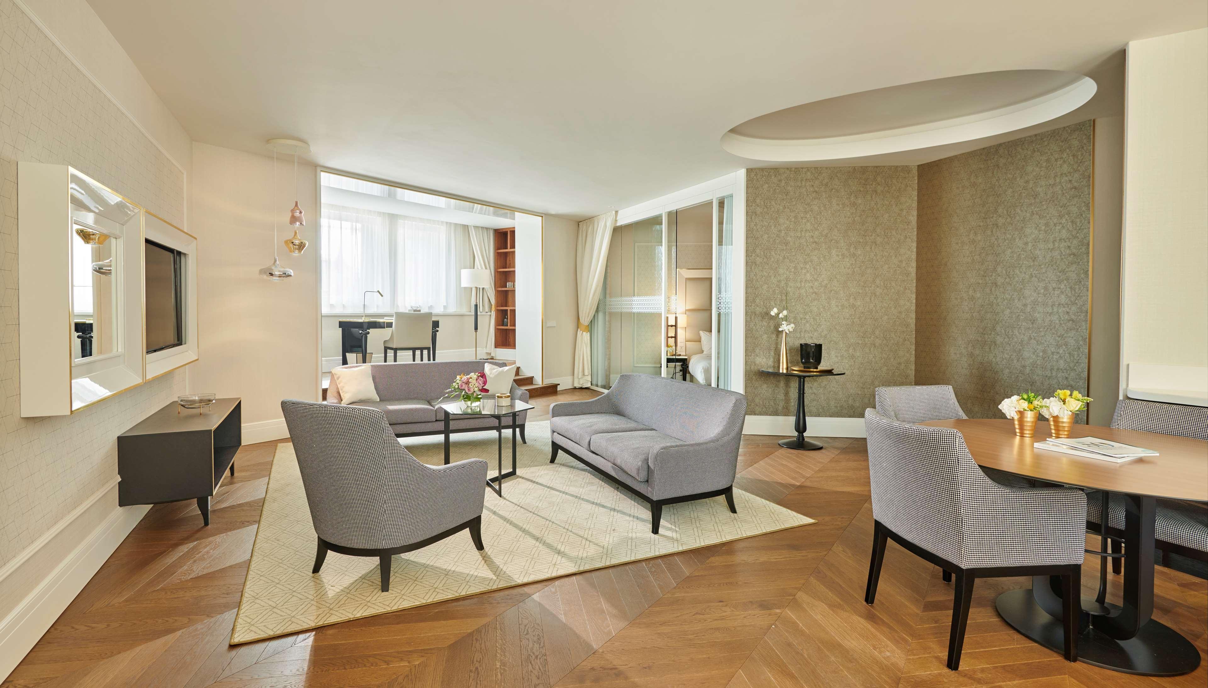 Hotel Párisi Udvar Budapest, Part Of Hyatt