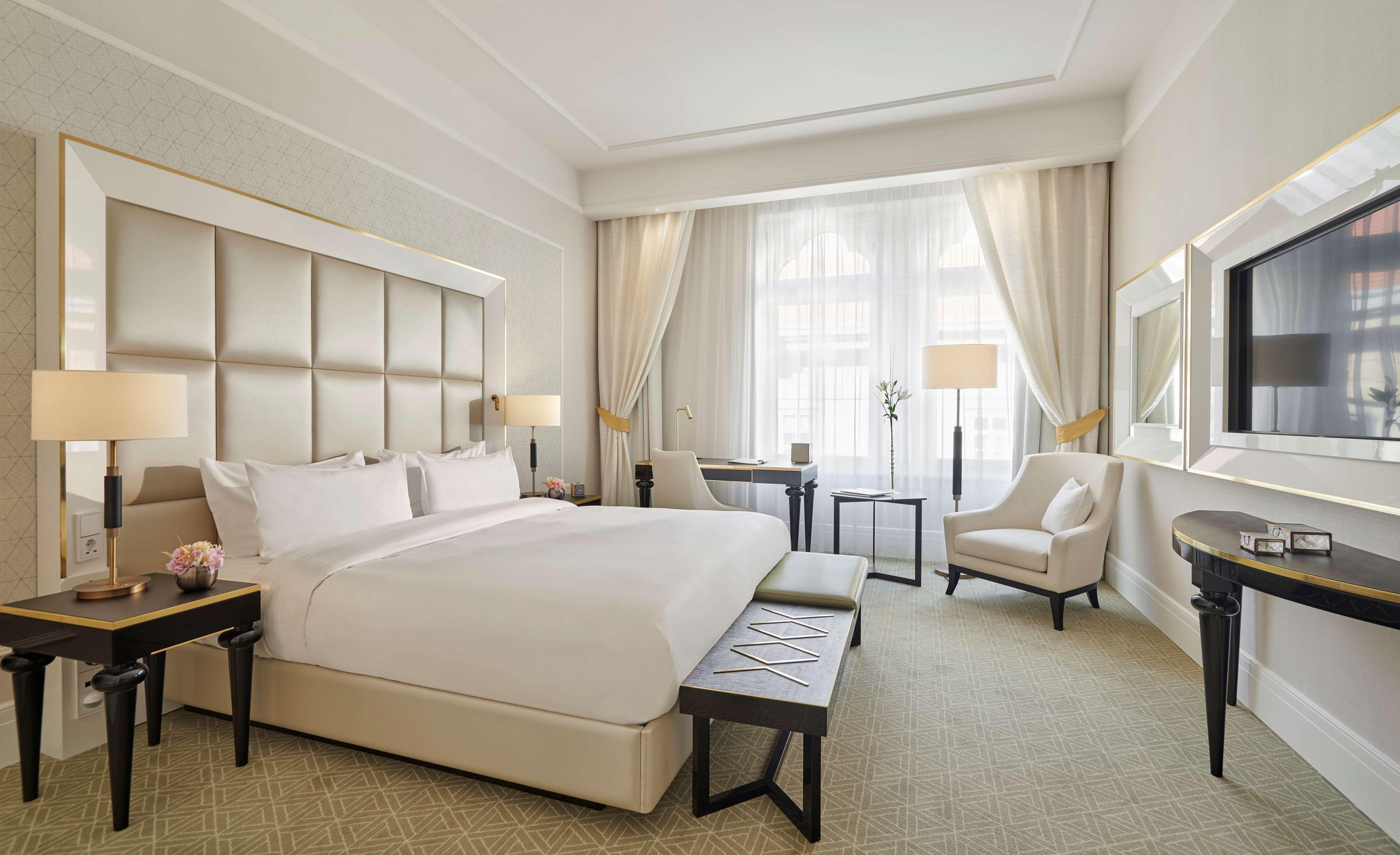 Hotel Párisi Udvar Budapest, Part Of Hyatt